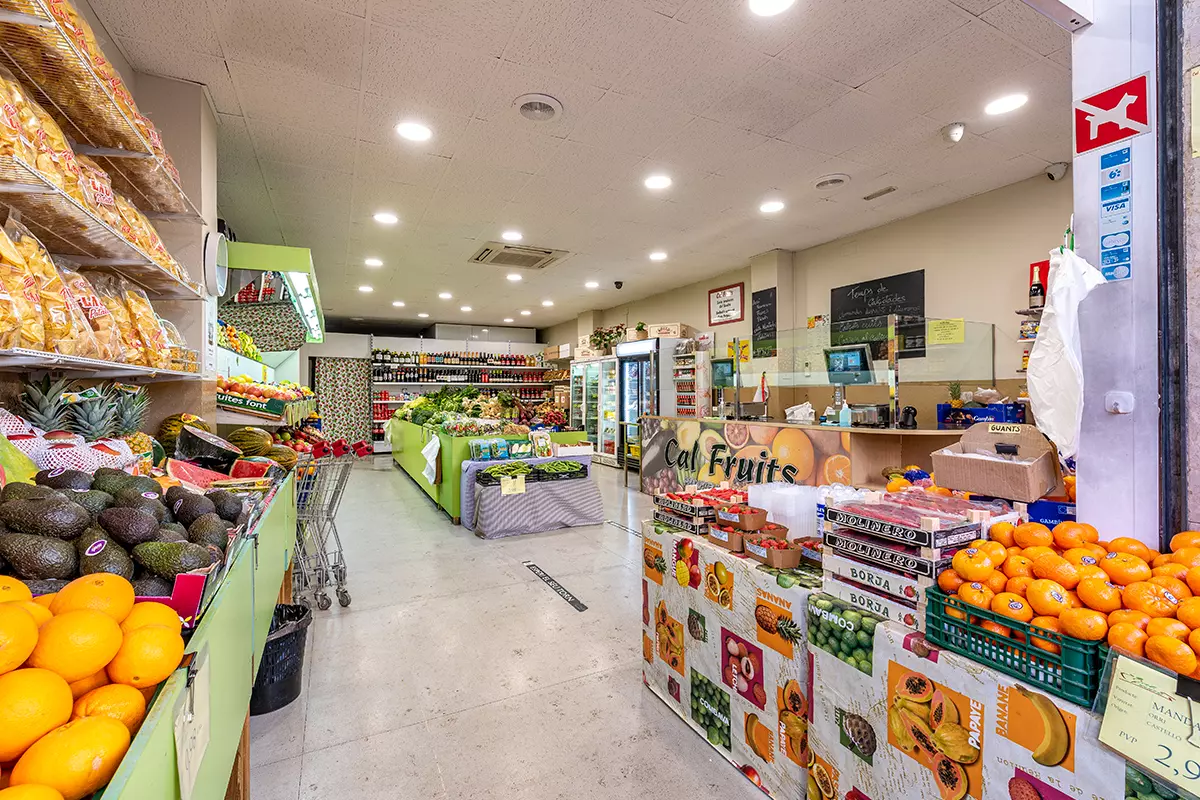 Foto botiga complerta Cal Fruits